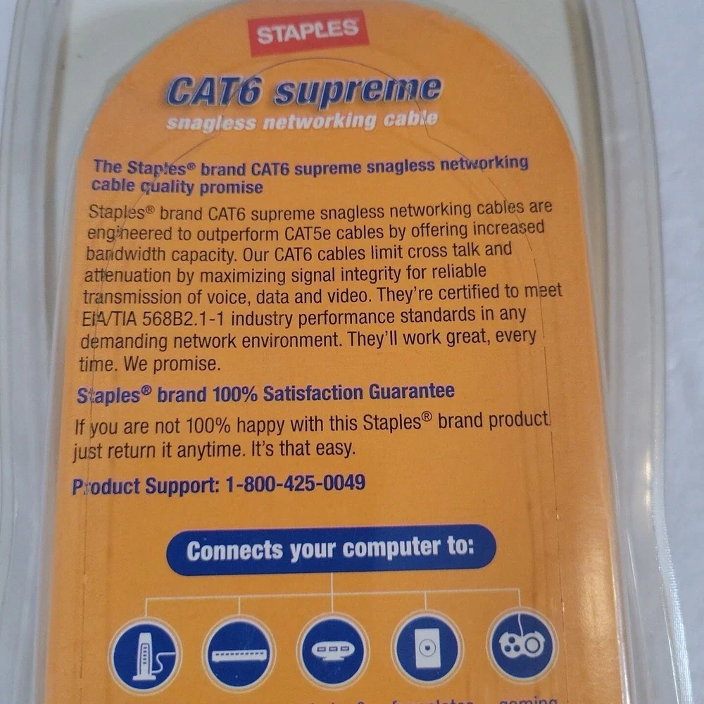 STAPLES CAT6 Supreme Snagless Networking Cable RJ45 Male/Male 7 ft #631056
